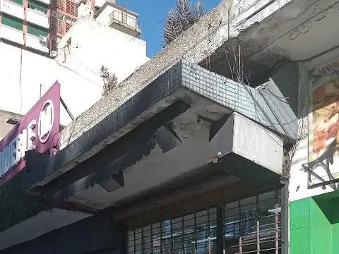 LOCAL EN VENTA EN LINIERS 424M2 CON RENTA - 2 LOCALES