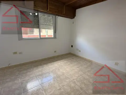 Depto Tipo Casa en Venta en Ramos Mejía Sur, USD 75.000