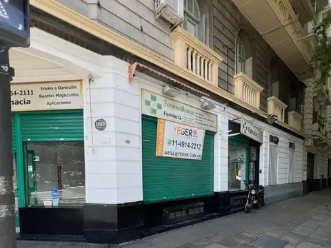 LOCAL ESQUINA BUSTAMENTE Y SARMIENTO 20mts VIDRIERA