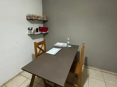 Casa 5 ambientes con 1 baño