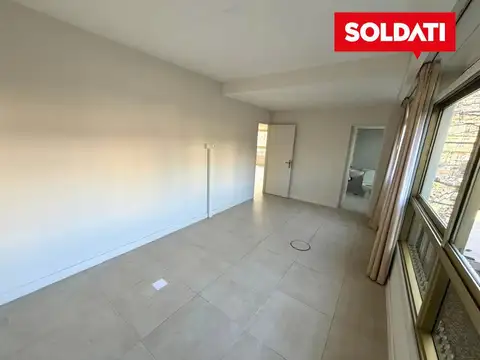 Oficina Comercial Venta 4 ambientes Retiro con Cochera