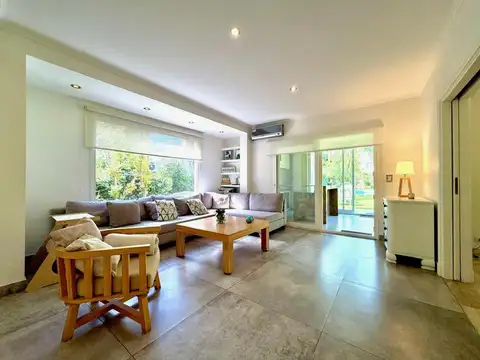 Excelente casa en venta en Ayres de Pilar. Apto crédito