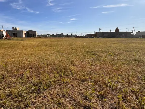 Terreno en Venta 27  mts Fondo