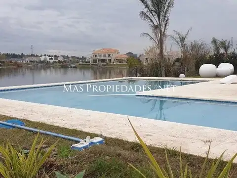 Casa en venta a la laguna en San Benito Tigre