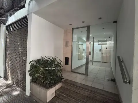 Departamento  4 amb con balcon al frente en Palermo