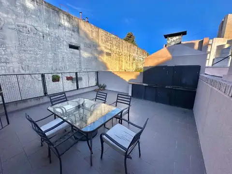 Venta ph 4 ambientes con altillo, patio y parrilla