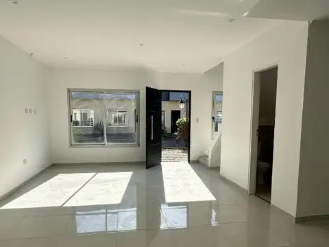 Depto Tipo Casa en Venta de 3 ambientes