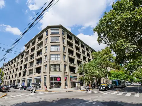 Av. Regimiento de Patricios al 1000