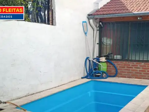 Casa 4 ambientes con 2 baños