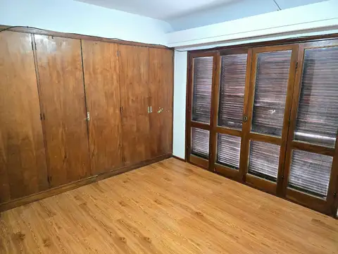 Casa en Alquiler con 1 cochera