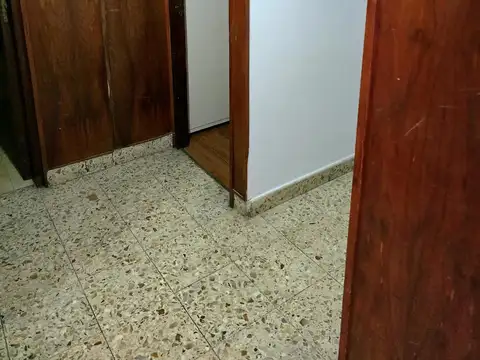 Casa 6 ambientes con 2 baños