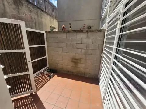 Depto Tipo Casa en Alquiler de 2 dormitorios
