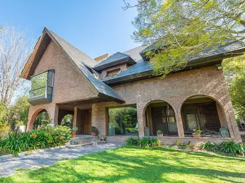 VENTA CASA 6 AMB. B° LOS ALERCES- VILLA DE MAYO