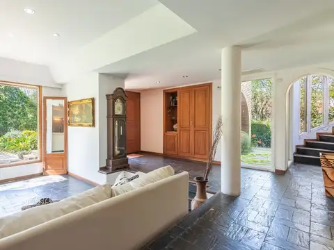 VENTA CASA 6 AMB. B° LOS ALERCES- VILLA DE MAYO