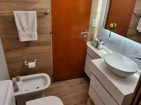 Depto Tipo Casa en Venta con 2 cocheras