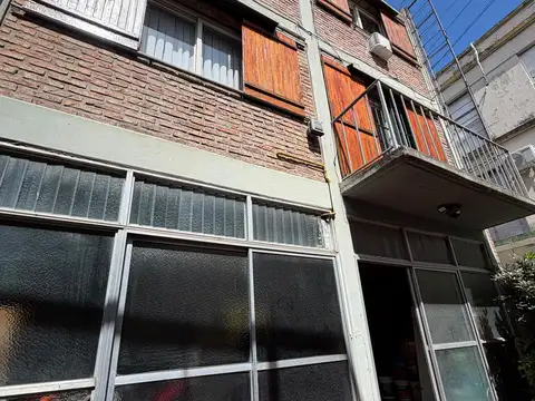 Depto Tipo Casa 4 ambientes con 2 baños