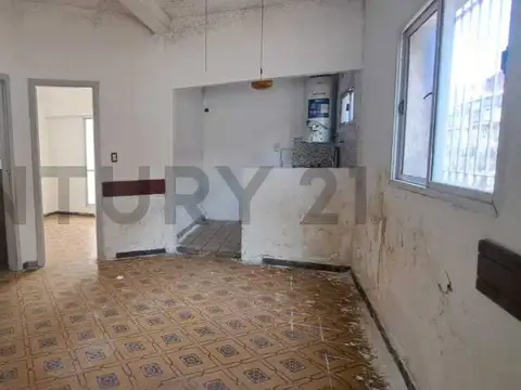 122 Entre 76 y 77 , Piso 0