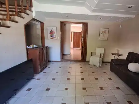 VENTA CASA 5 AMBIENTES EN AVELLANEDA WILDE