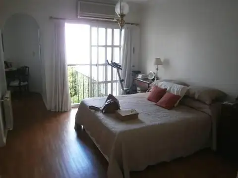 Hermosa y moderna Casa 5 amb., categoría Premium en excelent