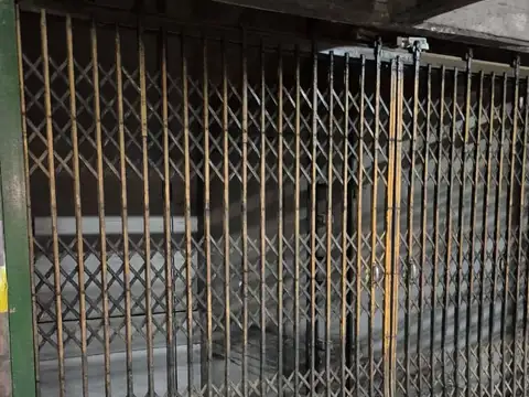 VENTA COCHERA CENTRO-  CORRIENTES 1800