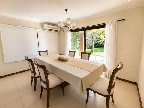 Casa 6 ambientes con 3 baños