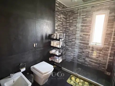 Casa 5 ambientes con 3 baños