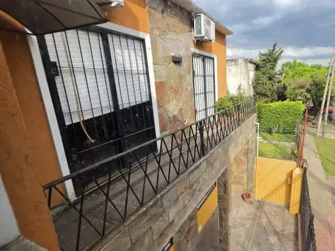 Vespucio 220 , Piso 1