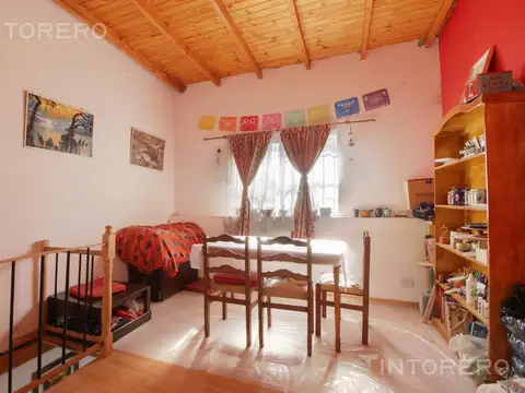 Casa 4 ambientes con 2 baños