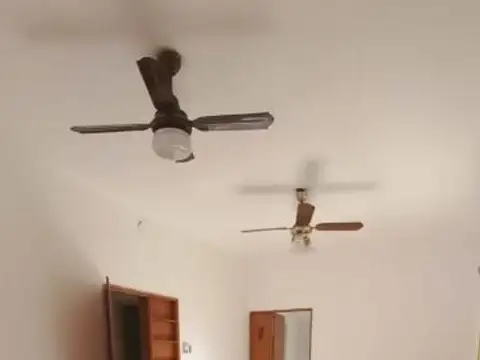 Casa Quinta en Calle Las Luciérnagas, Apta Crédito.
