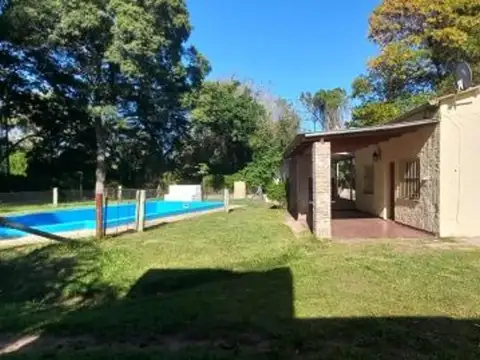 Casa Quinta en Calle Las Luciérnagas, Apta Crédito.