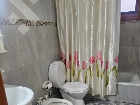 Casa 2 ambientes con 1 baño