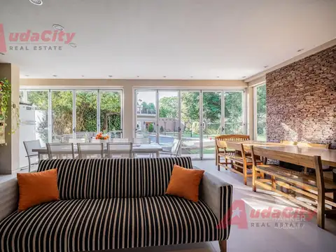 VENTA CASA QUINTA 6 AMBIENTES ITUZAINGO CON PILETA