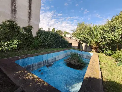 Casa en Venta en Castelar, USD 189.900
