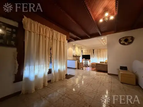 Casa 7 ambientes con 3 baños