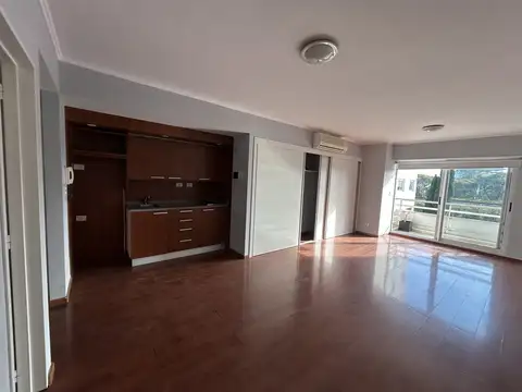 Palermo. Sinclair y Cerviño. Exc amplio monoamb. Baño completo. Balcón aterrazado. Vista abierta APTO PROF