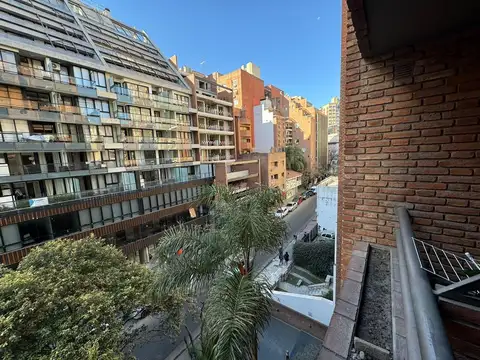 Nueva Cordoba, externo con balcon,  a 2 cuadras Buen Pastor