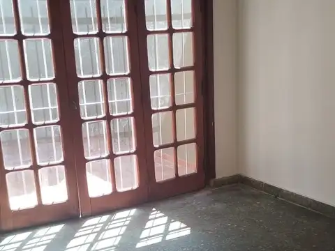 Casa en Alquiler en Temperley, $ 800.000