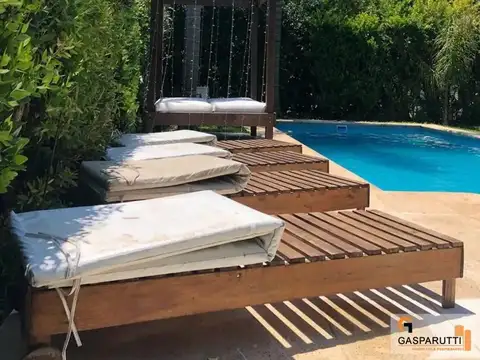 Casa en Alquiler Temporal con 2 cocheras