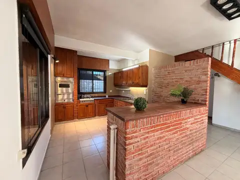 Casa en Alquiler en Los Rosales, USD 1.680