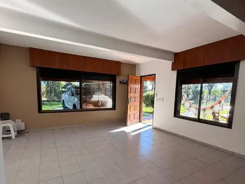 Casa en Alquiler con 7 cocheras