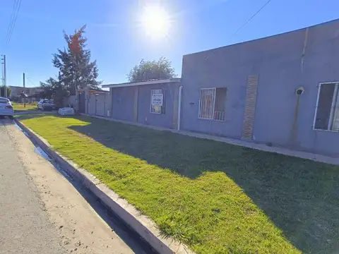 Casa amplia con 3 habitaciones