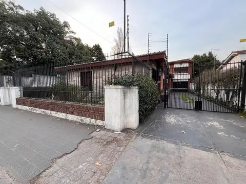 CASA EN VENTA - Castelar Norte