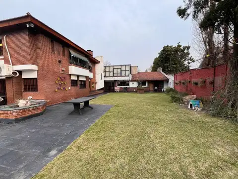 CASA EN VENTA - Castelar Norte