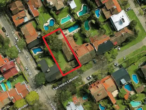 Sensacional terreno de 649.12m2 en venta sobre la exclusiva calle San Isidro Labrador en Martínez.