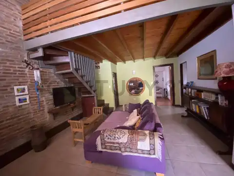 Casa 2 ambientes con 2 baños