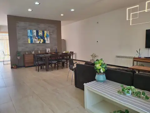 Casa en Venta en Cipolletti, USD 335.000