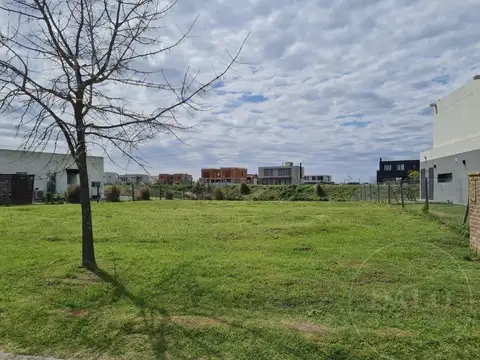 Terreno en Venta 25  mts Frente