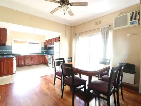 Casa 7 ambientes con 3 baños