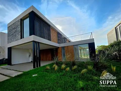 CASA EN VENTA  LAGUNA GRANDE  VILLANUEVA