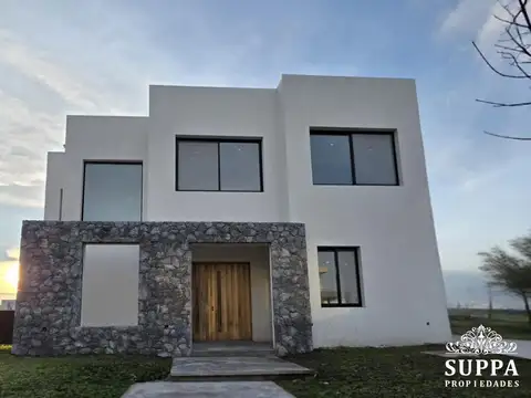 Casa en Venta al Noreste